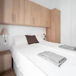 Дом отдыха Modern Two-floor Townhouse With Sauna Pacos Casa Sarilyn *