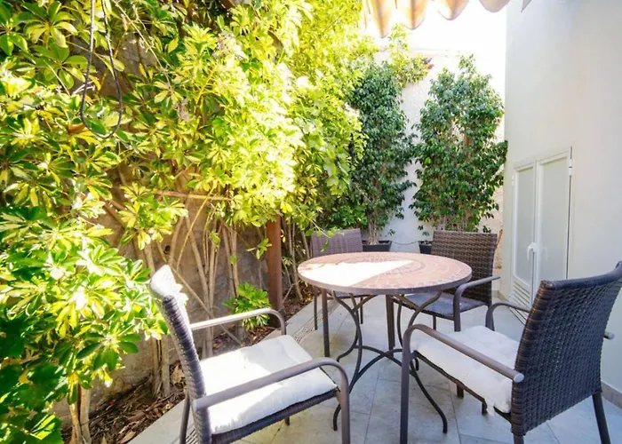 בית נופש Modern Two-floor Townhouse With Sauna Pacos Casa Sarilyn *