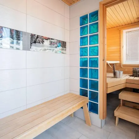 Modern Two-floor Townhouse With Sauna Pacos Casa Sarilyn 度假居