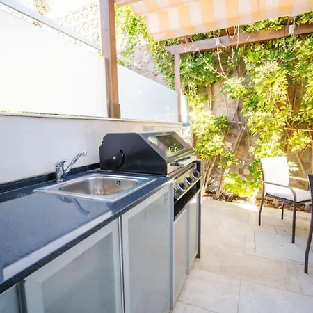 Modern Two-floor Townhouse With Sauna Pacos Casa Sarilyn 度假居 丰希罗拉